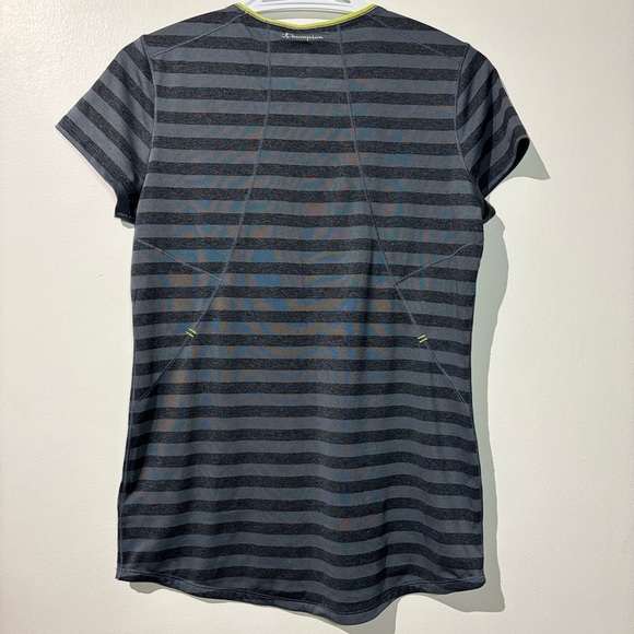 🎉4/30$🎉 Champion Gray and Black Striped Short Sleeve Tee PTP 17in🩶 - Picture 4 of 4
